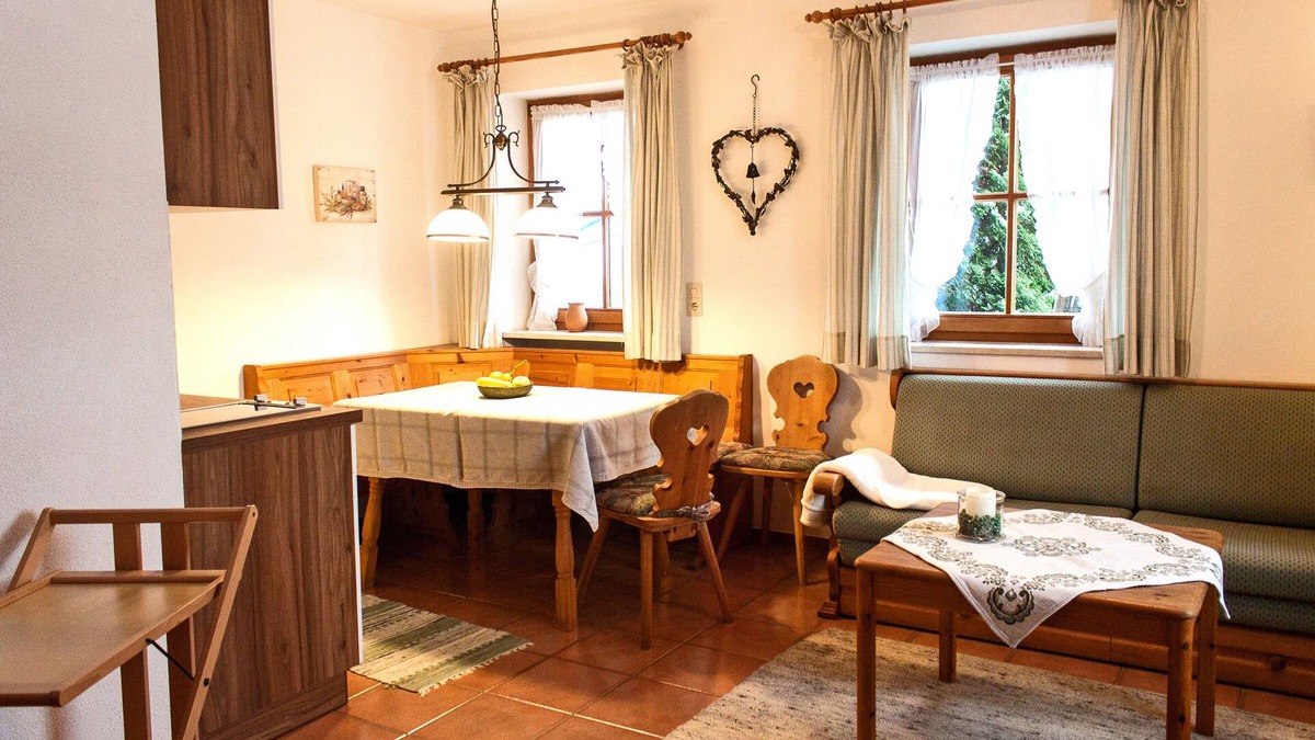 Hohenaschau im Chiemgau Apartment | Ferienwohnung I° "Talstüberl" mit extra Schlafzimmer und Terrasse, 34 qm