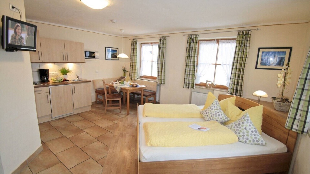 Bernau am Chiemsee Apartment | Ferienwohnung Hochfelln für 1-3 Personen (30 qm)