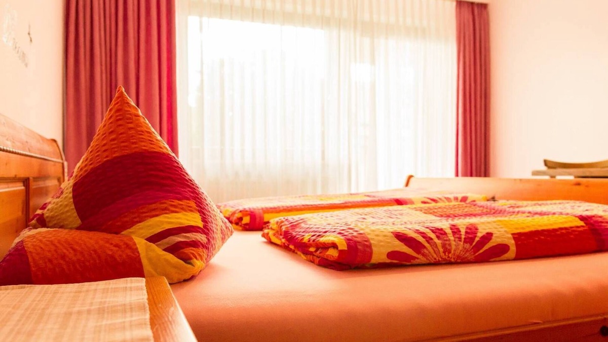 Riedenburg Apartment | Ferienwohnung für bis zu 4 Personen mit Möblierter Sonnenterrasse