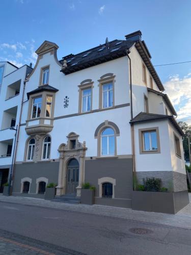 Wadern Apartment | Ferienwohnung Äskulaphof