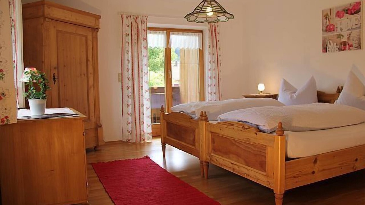 Frasdorf Apartment | Ferienwohnung 1-3 Personen, 55 qm, Süd-Ostbalkon, 1 Schlafzimmer, Wohnküche, SAT-TV