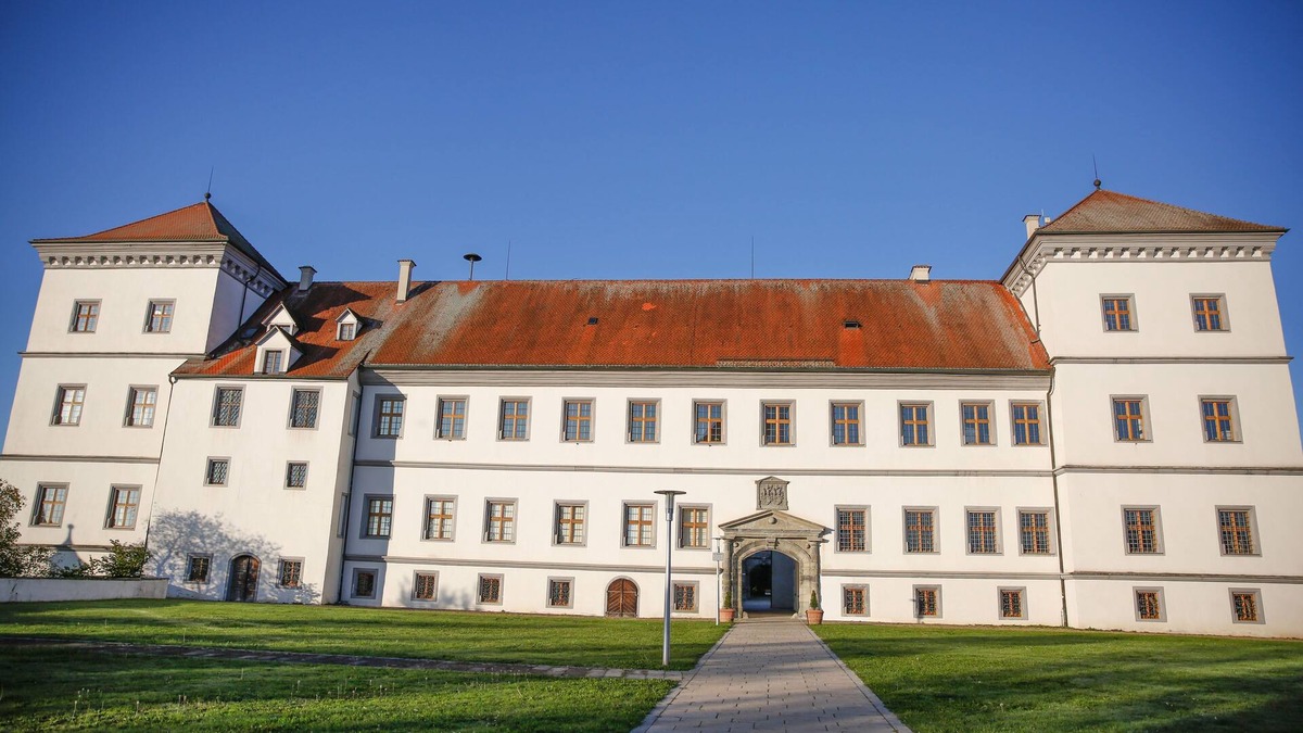 Igelswies Apartment | Ferienwohnung, 100 qm, 2 Schlafzimmer, Großer Balkon, Max. 4 Personen