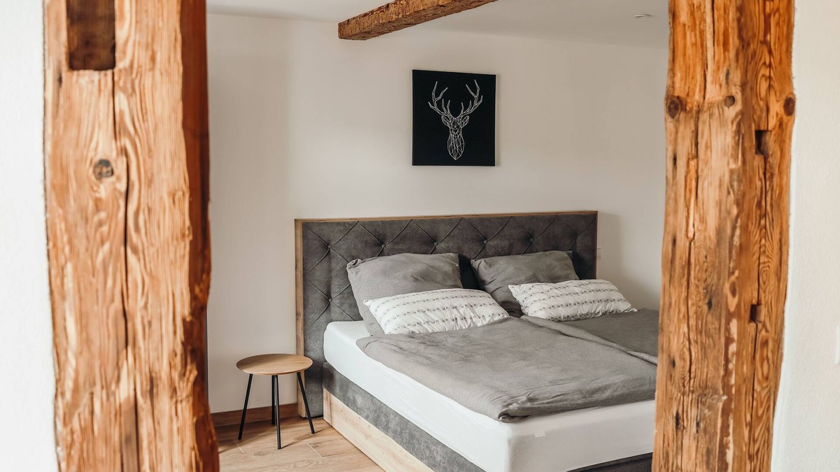 Graefenberg Apartment | Ferienwohnung 3 - Frau Kunni - Café und Ferienwohnung