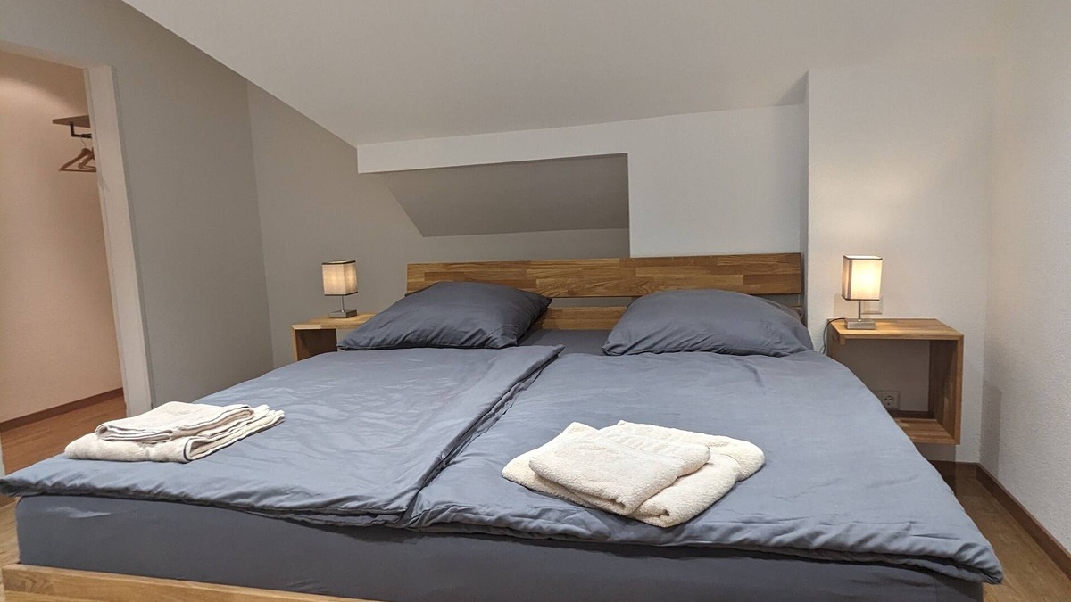 Ringsheim Apartment | Ferienwohnung 3.og 70 qm - mit Balkon - Dirket am Bahnhof