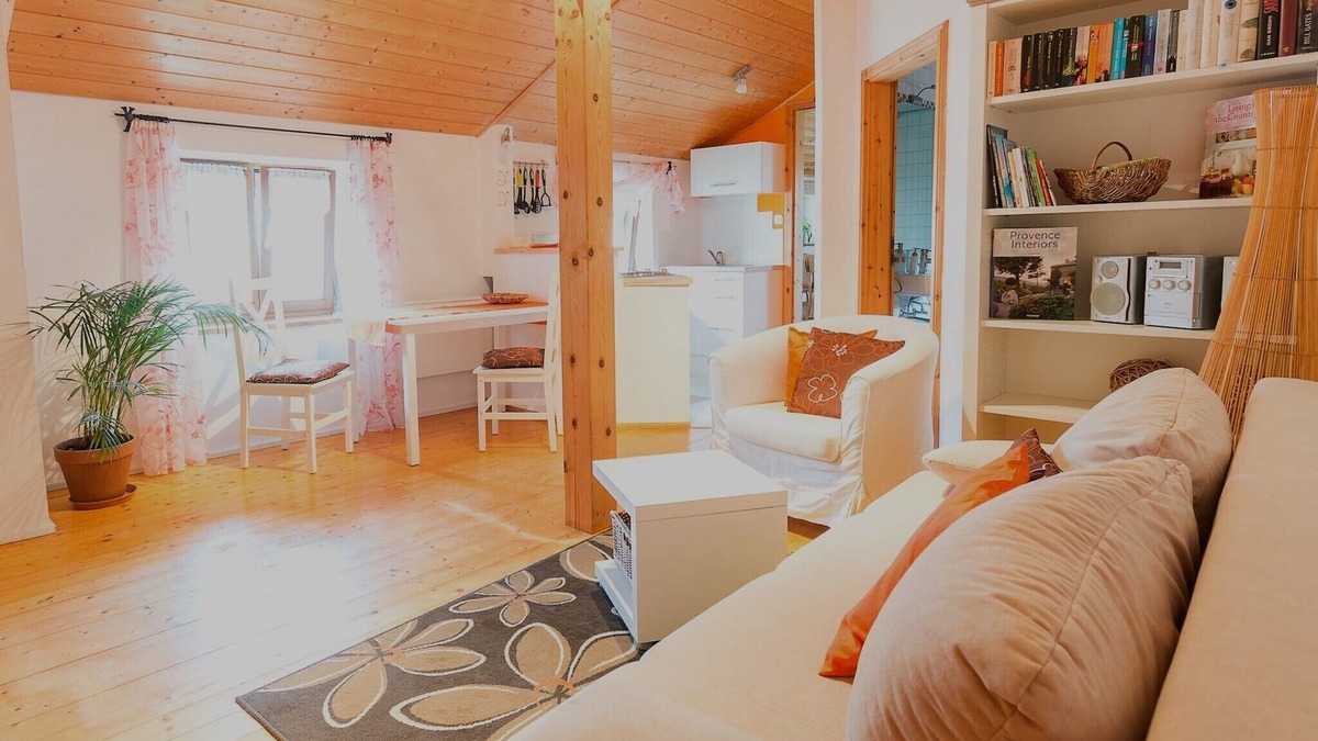 Grassau Apartment | Ferienwohnung 40qm, Dachgeschoss, 1 separates Schlafzimmer