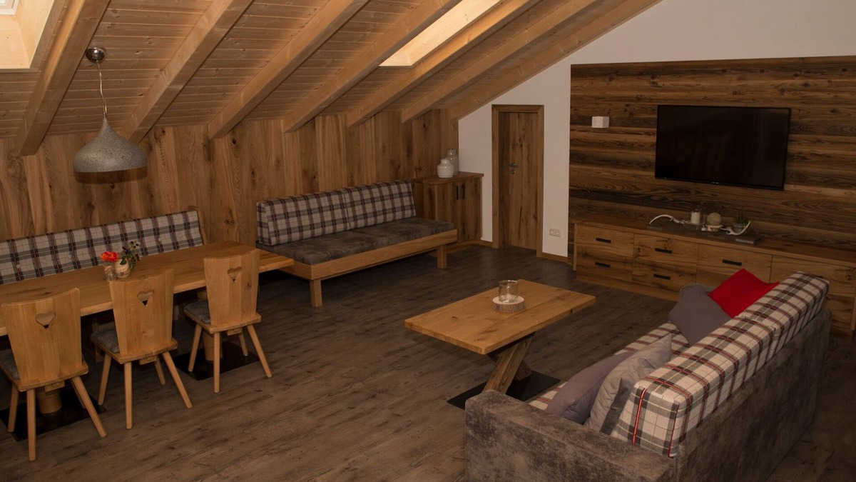 Inzell Apartment | Ferienwohnung 5 "Bäckeralm" für 4 Personen, 2 Schlafzimmer, Balkon, 95 m²