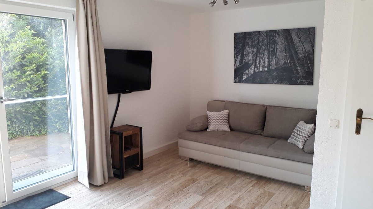 Chieming Apartment | Ferienwohnung 60 qm im Untergeschoss/Hanglage mit 1 Schlafzimmer und Terrasse