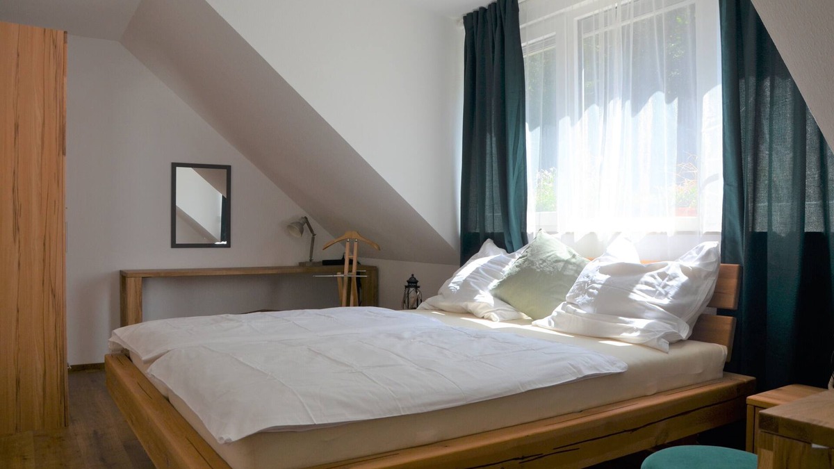 Riedenburg Apartment | Ferienwohnung 77 qm Blick Rabenstein II