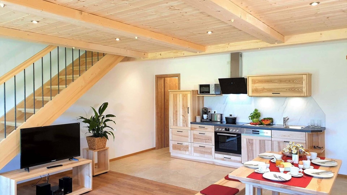 Soechtenau Apartment | Ferienwohnung Abendrot, 86 qm Maisonette, 2 Separate Schlafzimmer