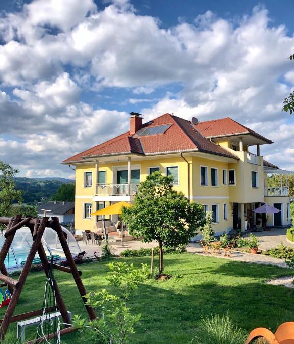 Moosburg Apartment | Ferienwohnung am Bauernhof Straßonig vulgo Hornis