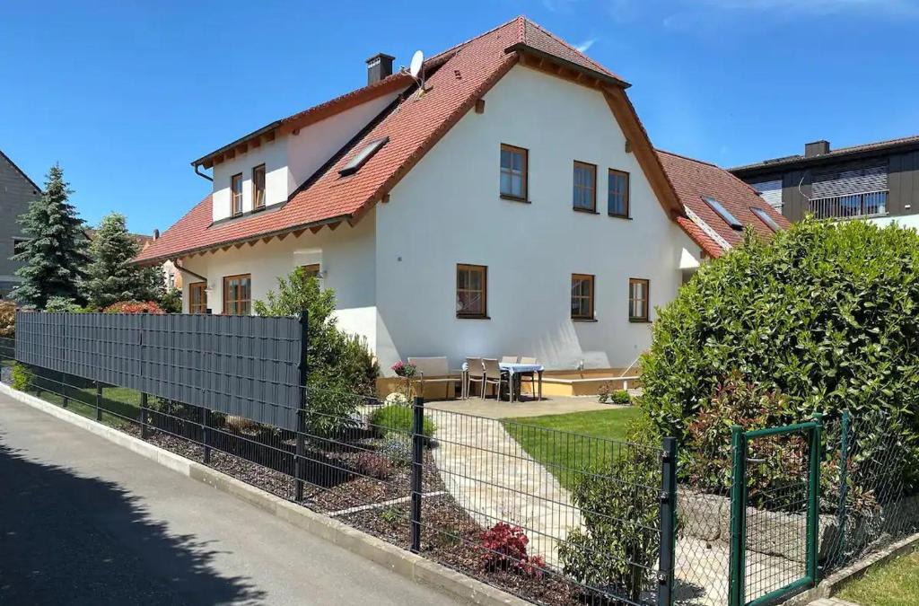 Pinzberg Apartment | Ferienwohnung Am Berg