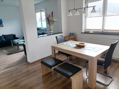 Illschwang Apartment | Ferienwohnung am Hopfengarten