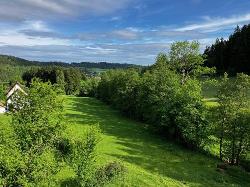 Lossburg Apartment | Ferienwohnung am Leinbach, nahe Freudenstadt, aktuell Landesgartenschau vom 23 Mai - 12 Oktober