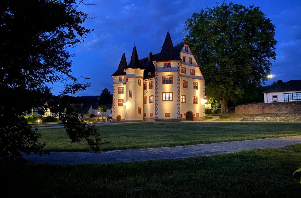 Schmieheim Apartment | Ferienwohnung am Schlossgarten