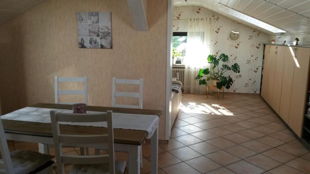 Windeck Apartment | Ferienwohnung am Zeitenweg