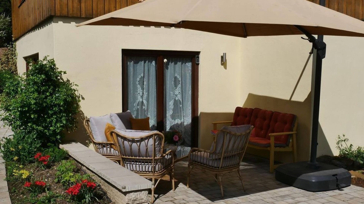 Langenlonsheim Apartment | Ferienwohnung an den Weingärten - Holiday apartment with 2 bedrooms and terrace