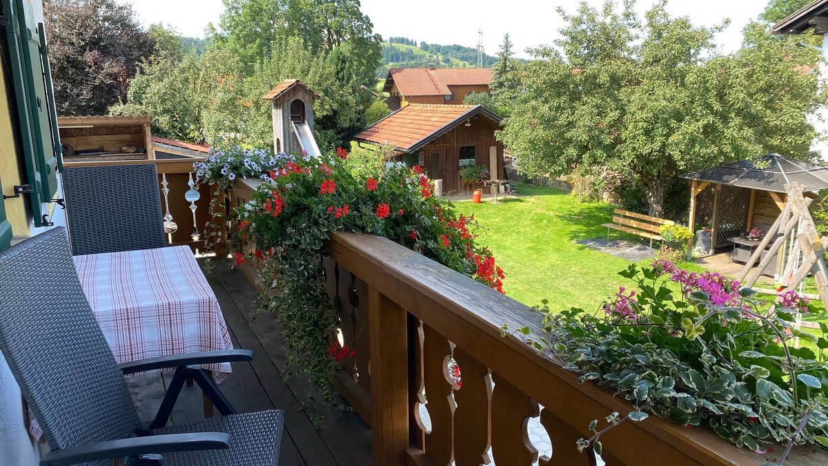 Bobing Apartment | Ferienwohnung/app. für 5 Gäste mit 100m² in Böbing