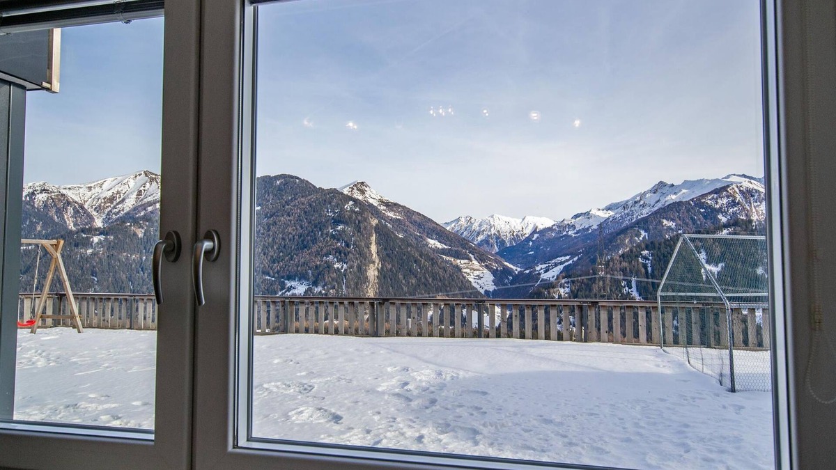 Gries am Brenner Apartment | Ferienwohnung Gstrein - Holiday apartment with large garden