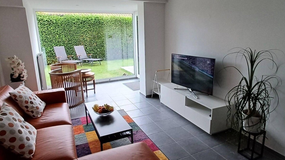 Gundholzen Apartment | Ferienwohnung auf der Höri, Terrasse und Garten, 8 Minuten Fußweg zum Bodensee