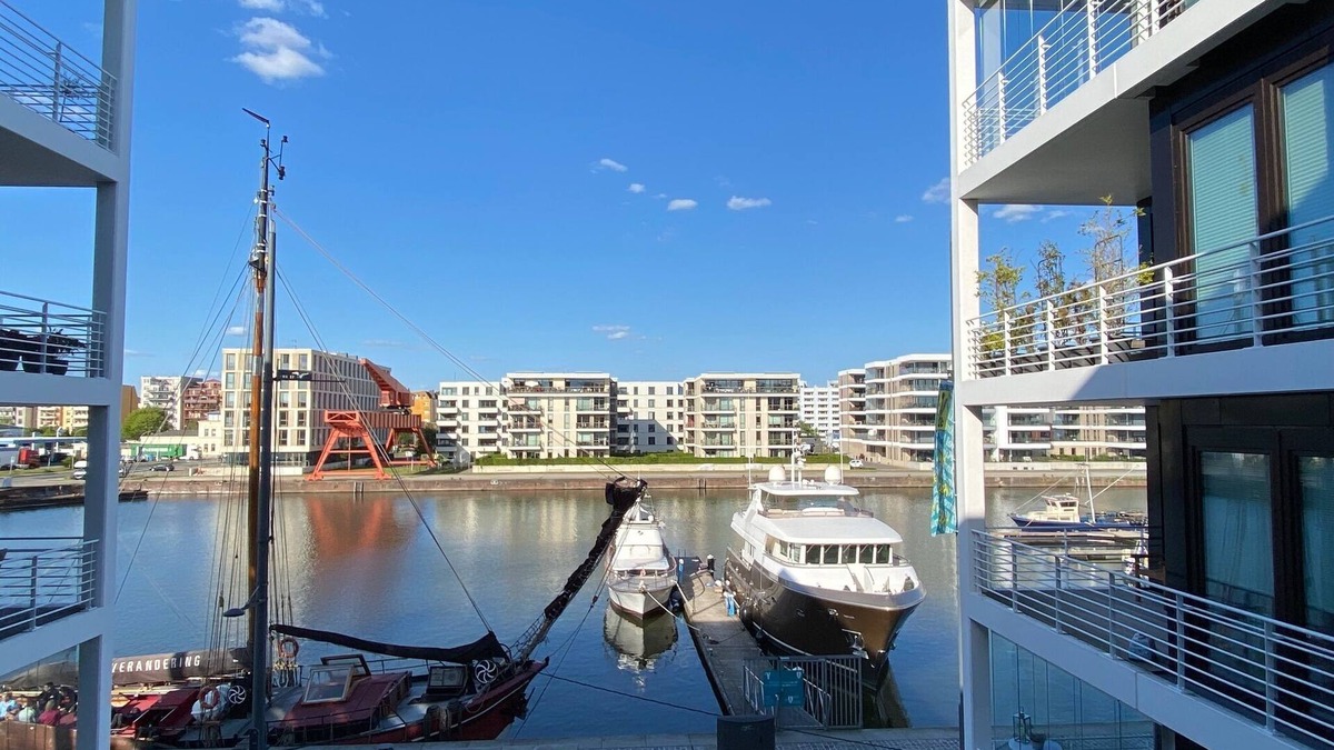 Mitte-Sud Apartment | Ferienwohnung Bootshaus Am Neuen Hafen
