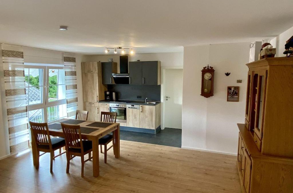 Hinzert-Polert Apartment | Ferienwohnung Brunnenblick