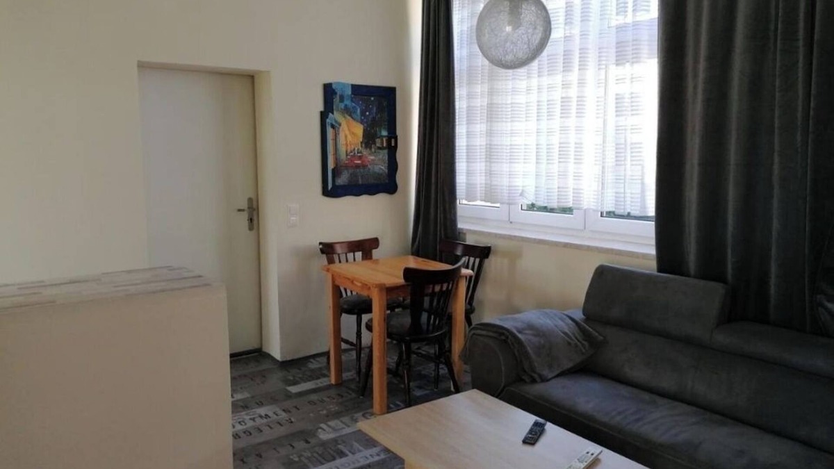 Dippelsdorf Apartment | Ferienwohnung Civrilli 2 Direkt an der B91