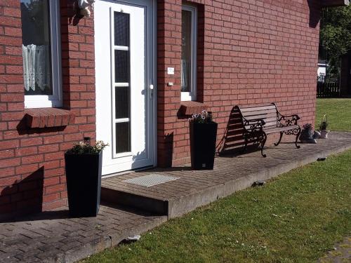 Kneese Dorf Apartment | Ferienwohnung "Dorfidyll"