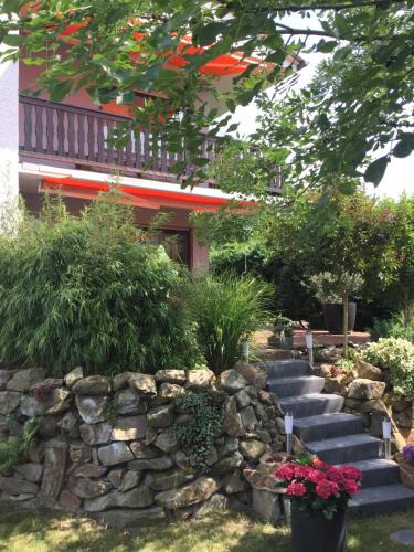 Mainz-Bingen Apartment | Ferienwohnung Esmeralda