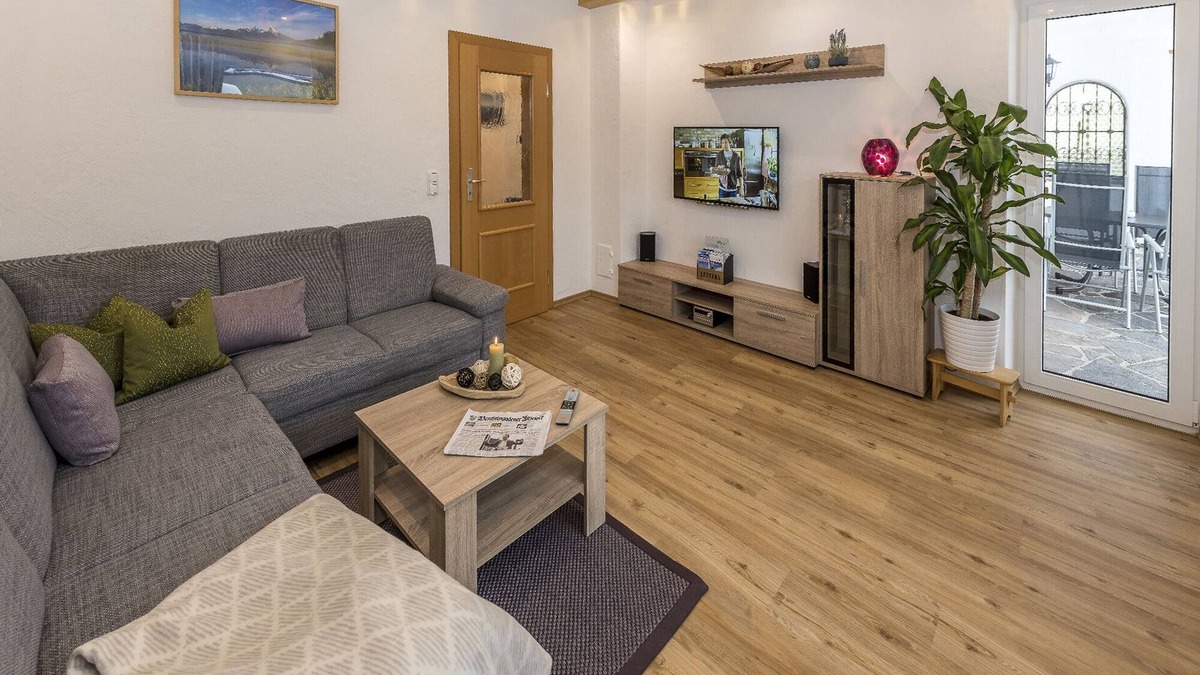 Bischofswiesen Apartment | Ferienwohnung für 2-4 Pers., 2 Schlafzimmer, Wohnzimmer, Terrasse