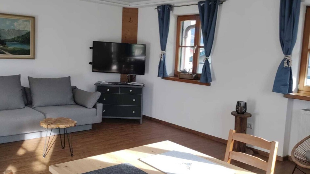 Kreuzfeld Apartment | Ferienwohnung für 4 Personen, 2 Separate Schlafzimmer, 97 m²