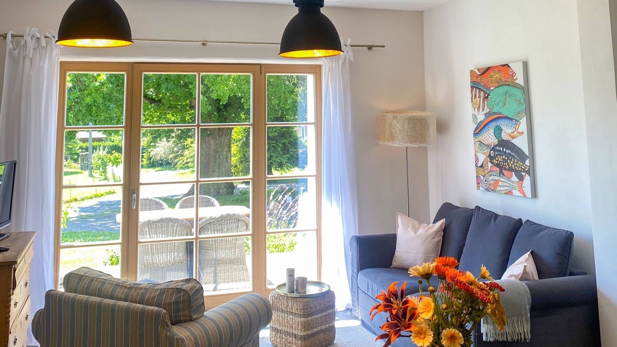 Kenz-Kustrow Apartment | Ferienwohnung Feldhase - Gutshaus Kranichflug