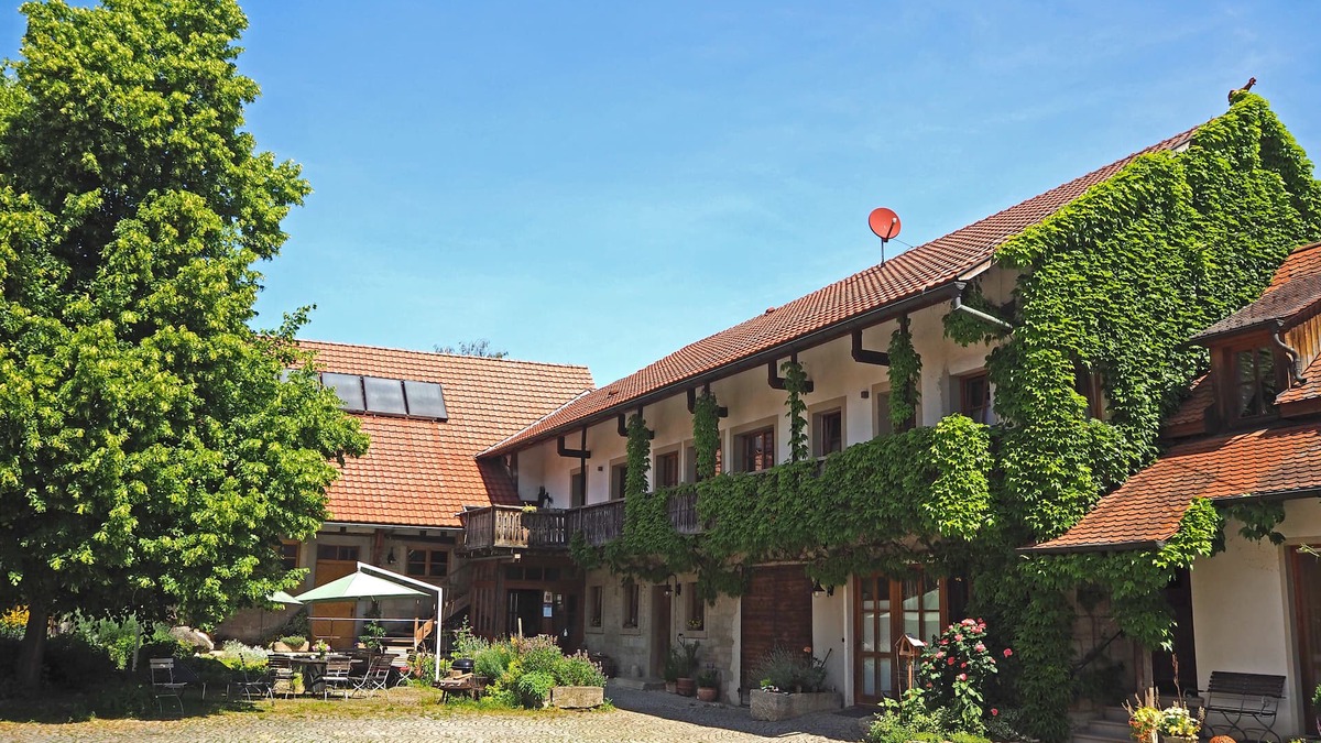 Auernhofen Apartment | Ferienwohnung "feuerstein"auf dem Bio-bauernhof