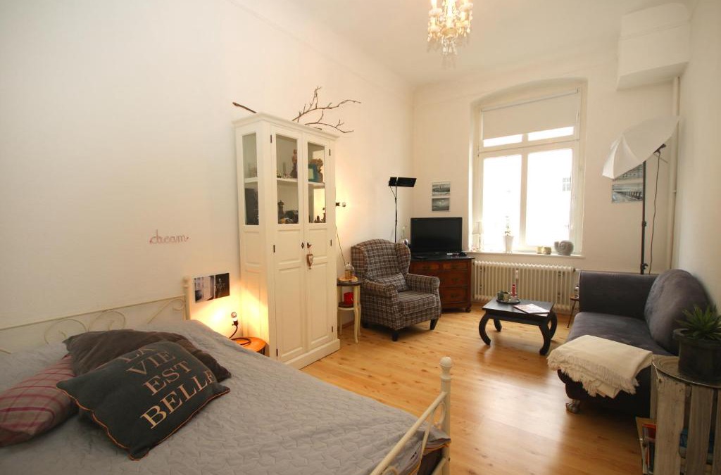 Oberbilk Apartment | Ferienwohnung, gemütlicher Altbau mit Balkon nähe Fürstenplatz und Königsallee