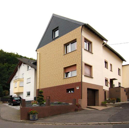 Hillscheid Apartment | Ferienwohnung Gerharz