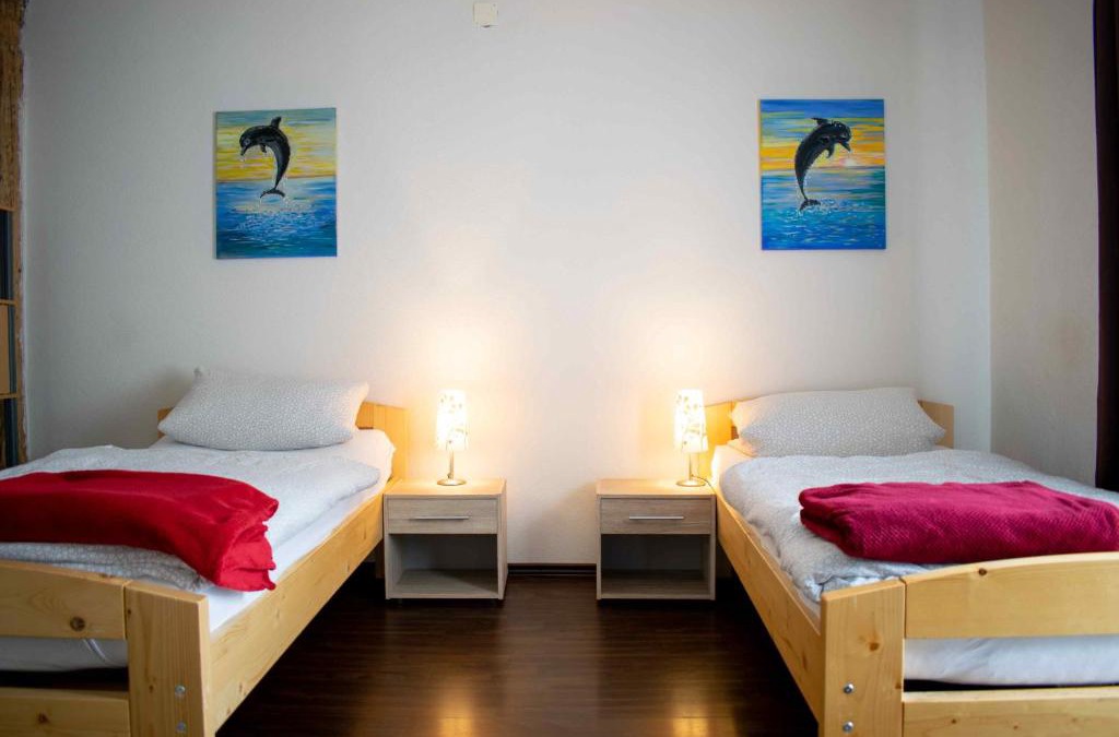 Neuhausen Apartment | Ferienwohnung Gruppenhaus bis 12 Personen