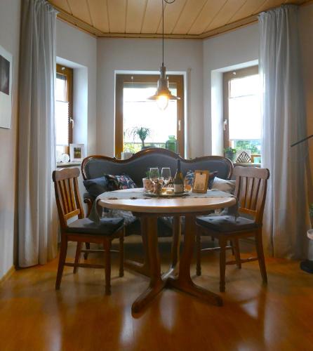 Eitorf Apartment | Ferienwohnung Hüppelröttchen