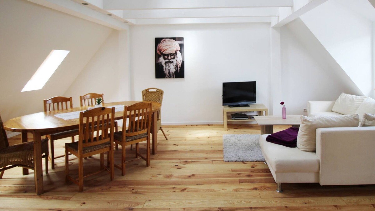 Steinheim Apartment | Ferienwohnung Hanau Hu03, 75qm, 1 Schlafzimmer, 1 Wohn-/ Schlafzimmer, Max. 5 Personen