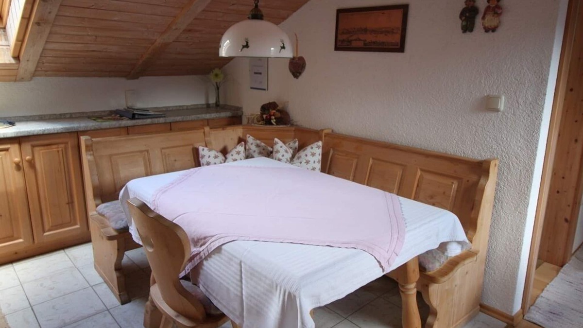 Bad Feilnbach Apartment | Ferienwohnung "Haus Christel", 1. OG, ca. 32 m², Balkon mit Bergblick