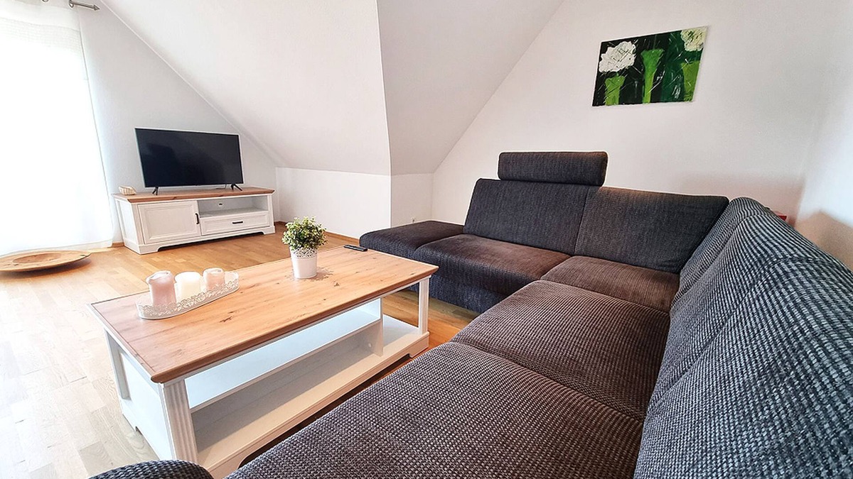 Hilzingen Apartment | Ferienwohnung Heidi mit 120qm, 3 Schlafzimmer, Max. 7 Personen