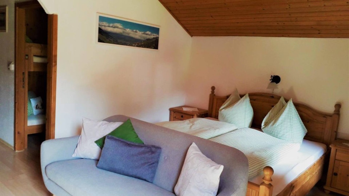 Kolsassberg Apartment | Ferienwohnung Hirzerblick - Floachhof