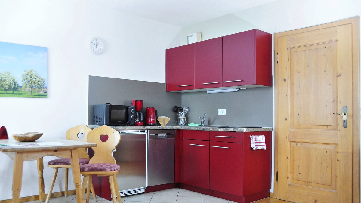 Bad Feilnbach Apartment | Ferienwohnung Hochries, bis 4 Personen, 1 seperates Schlafzimmer, Erdgeschoß, Südterrasse