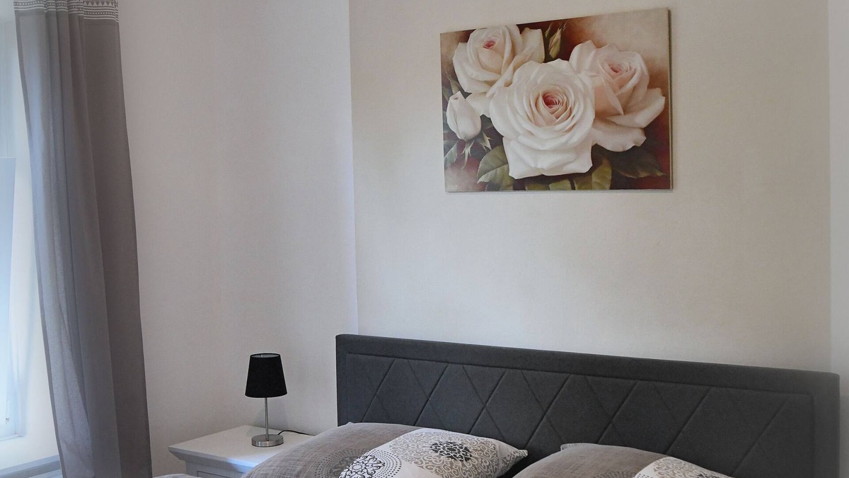 Toenning Apartment | Ferienwohnung Jakob, mit Garten, Terrasse und Strandkorb