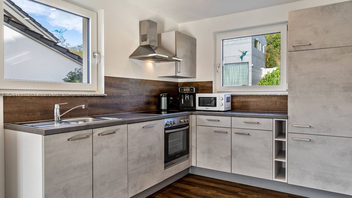 Biederbach Apartment | Ferienwohnung Kapellenblick 2, 85qm, barrierefrei, zwei Schlafzimmer, Wohnzimmer und WLAN