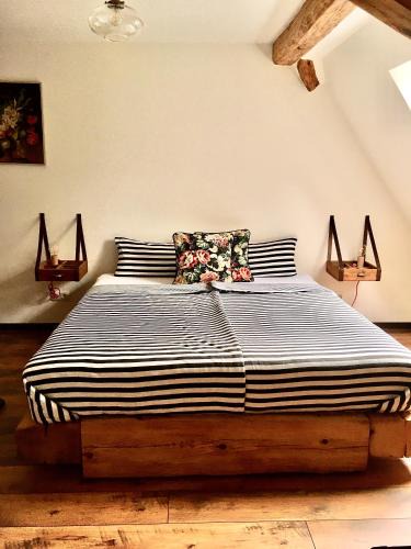 Kammerstein Apartment | Ferienwohnung Kunst und Kulturschuppen Hasenmühle