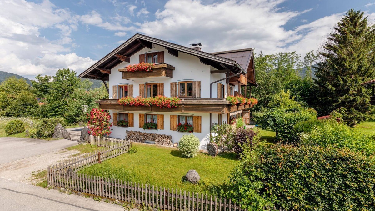 Groissenbach Apartment | Ferienwohnung Loferau 4 - 47 m² für 2-3 Personen, 1 Schlafzimmer, Wohnküche mit Sitzgruppe und Süd-Balkon