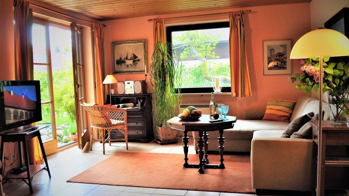 Chieming Apartment | Ferienwohnung mit 1 Schlafzimmer und Südwestterrasse