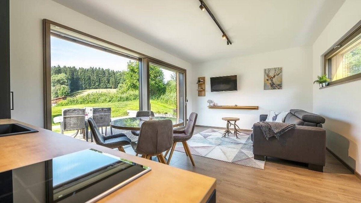 Georgenberg Apartment | Ferienwohnung mit Barrierefreier Dusche und Terrasse zum Relaxen