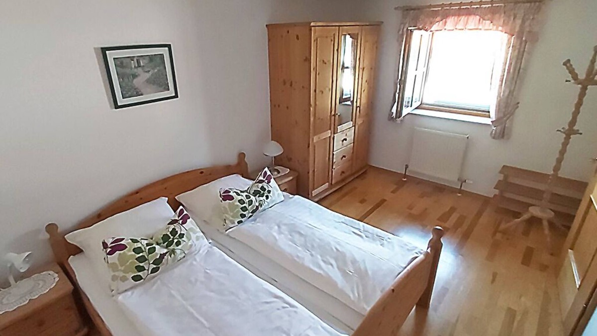 Bad Birnbach Apartment | Ferienwohnung mit Balkon | Gemütliche FeWo im Landhausstil