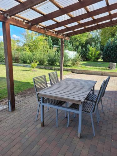 Milmersdorf Apartment | Ferienwohnung mit Garten - 10 Minuten von Templin
