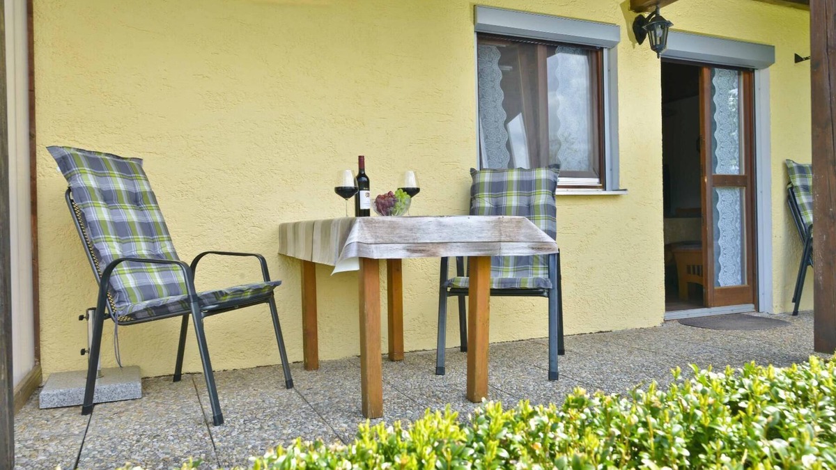 Arnbruck Apartment | Ferienwohnung mit Terrasse und Kostenfreiem Wlan